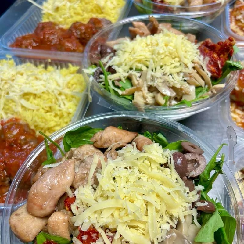 Viandas individuales de ensaladas y platos preparados en Confitería San Luis